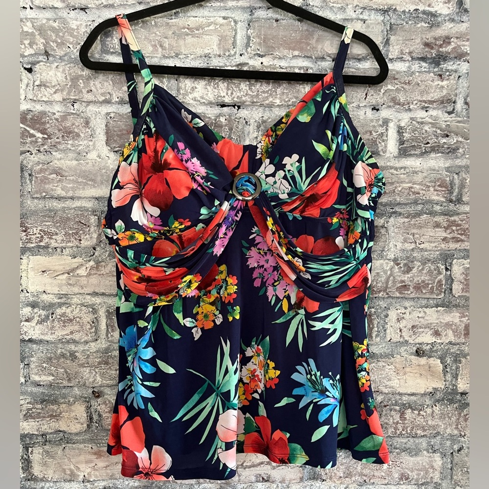 🌸 5 for $20 Sale🌸 Colorful swimsuit top metal accent in-front, adjustable straps